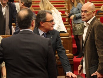 Raül Romeva parla amb Artur Mas i Oriol Junqueras al Parlament ACN