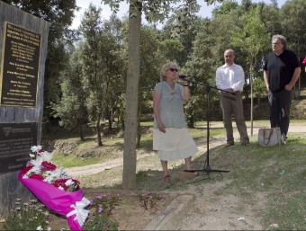 Una imatge de l'homenatge a les víctimes del Baix Montseny als camps nazis, el mes de juliol a Riells J. CASAS