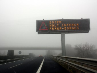 Escassa visibilitat a l'autopista que va obligar a tancar-la i a desviar els vehicles per l'A-2 i la N-240 entre les Garrigues i el Segrià, una mesura que es podria repetir en proper dies ACN