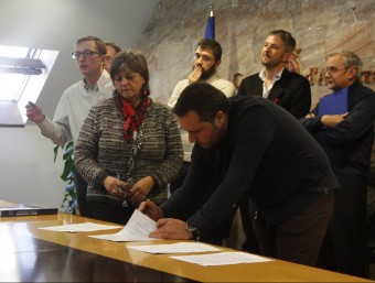 Els representants de les associacions fallaires van signar ahir una declaració sobre el futur de la festa F. GARCIA / ACN