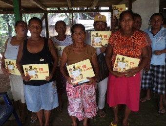 Veins de l'illa de Rama Cay, prop de Bluefields, el febrer del 2013, en la campanya d'alfabetització ‘Yo, sí puedo', promoguda per Girona a Nicaragua EL PUNT AVUI