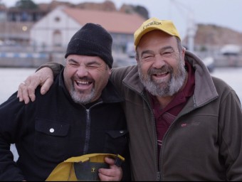 Dos dels protagonistes de l'anunci en dos dies que ja s'ha fet viral. La presentació pública de la cervesa i de l'anunci es va fer ahir a Sant Feliu.