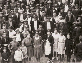 Concentració d'agraris a Lladó durant un judici de desnonament el juny de 1933 ARXIU