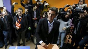 Albert Rivera, candidat de Ciutadans (C's) a la Moncloa, diposita el seu vot REUTERS