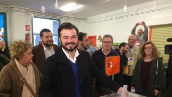 Gabriel Rufián exerceix el seu dret a vot a Sabadell EP
