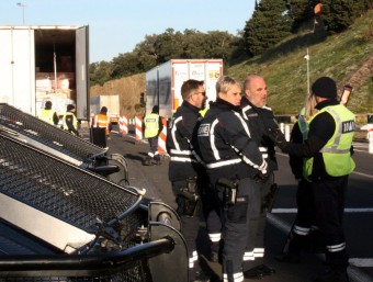 La policia francesa ha reforçat els controls a la frontera ACN
