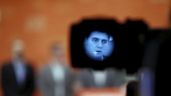 Albert Rivera, durant la roda de premsa de Ciutadans, a través d'una càmera de televisió REUTERS