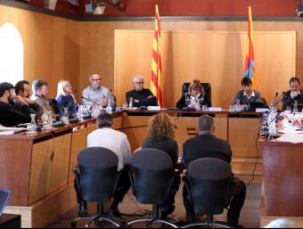 Un ple de l'Ajuntament de Castelló d'Empúries QUIM PUIG