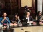 Anna Gabriel (CUP) i Jordi Turull (JxSí) en la junta de portaveus, ahir al Parlament. EFE