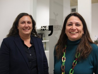 Alexandra Cuadrat i Annabel Encontra, fundadores de l'editorial Apostroph, ahir al despatx de l'empresa D. MARÍN
