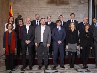 Foto oficial del nou govern de Carles Puigdemont ORIOL DURAN