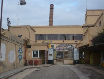 L'antiga fàbrica de Can Sanpere de Premià de Mar està situada en ple centre del municipi. LLUÍS ARCAL