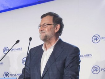 Mariano Rajoy és ovacionat durant la seva intervenció d'ahir davant la junta directiva regional del PP de Múrcia MARCIAL GUILLÉN / EFE