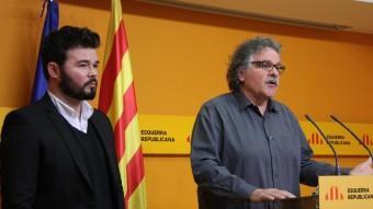 Joan Tardà, portaveu d'ERC al Congrés, acompanyat de Gabriel Rufián, ahir, acompanyat a la seu dels republicans ACN