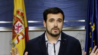 El diputat d'IU Alberto Garzón, durant una roda de premsa al final de la reunió a quatre EFE