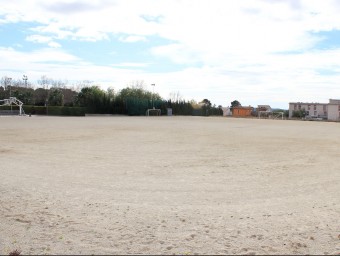 El camp de futbol de terra de Llorenç del Penedès està a només dos quilòmetres del de Sant Jaume dels Domenys. C.M. / TAEMPUS