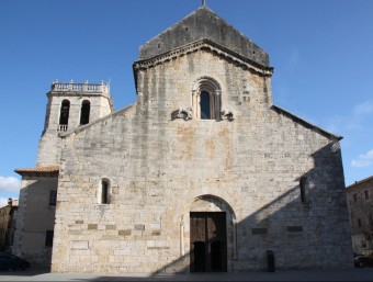 El monestir de Sant Pere de Besalú, on l'estudi de georadar detalla l'existència de murs robusts. ACN