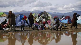 Refugiats al camp d'Idomeni, a la frontera entre Grècia i Macedònia REUTERS