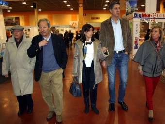 Albiol, acompanyat de dirigents populars de Lleida, visitant la Fira de Sant Josep de Mollerussa ACN