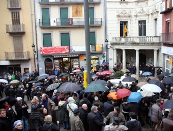 Plaça Sant Pere un cop acabada la missa de comiat a mossèn Ballarín ACN