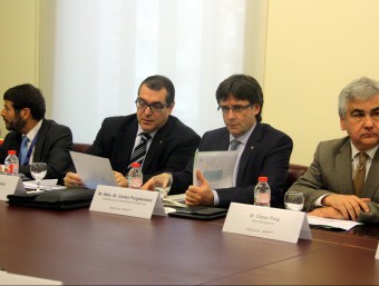 D'esquerra a dreta, el director general de la policia, Albert Batlle; el conseller d'Interior, Jordi Jané; el president de la Generalitat, Carles Puigdemont; i el comissari en cap dels Mossos, Jospe Lluís Trapero, a la reunió del Gabinet de Coordinació ACN
