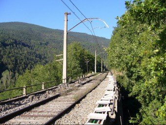 La línia ferroviària entre Barcelona i la Tor de Querol al seu pas per Toses ARXIU