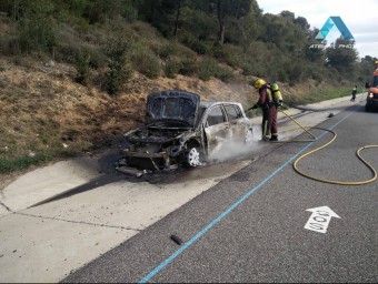 L'incendi es va originar per un problema elèctric al cotxe. ATELIER PHOTO