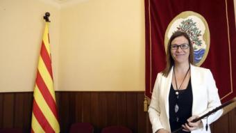 Annabel Moreno fotografiada minuts després de ser proclamada primera alcaldessa d'Arenys de Mar QUIM PUIG