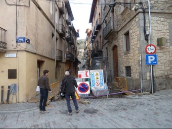 Els treballs del carrer sant Roc s'han iniciat pel sector de la plaça de la Vila. J.C