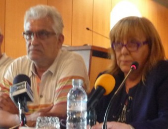 Julià Genovés (PP) i Assumpció Brossa (CiU), al juny del 2015 anunciant el pacte que ara s'ha trencat E.C