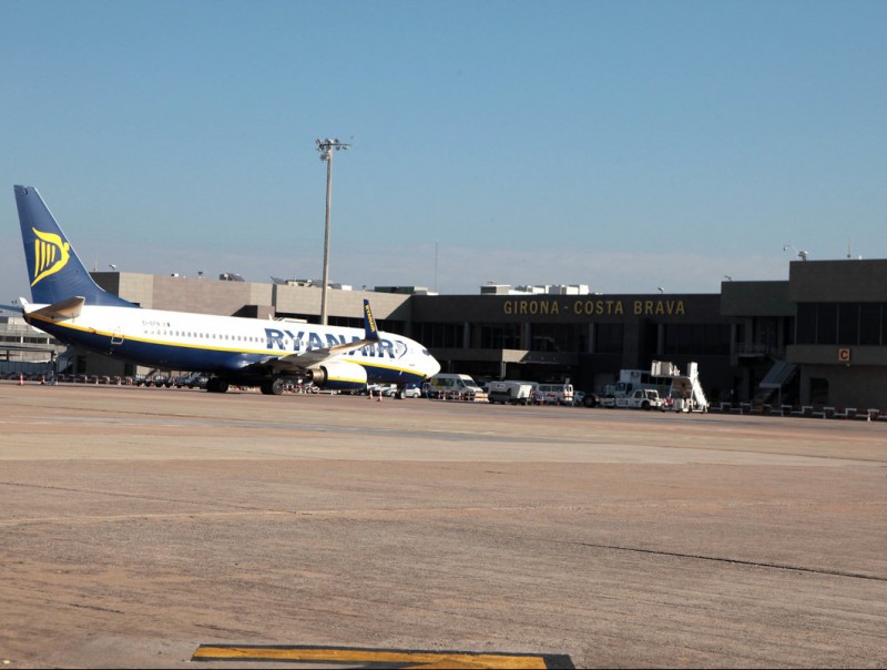 Un solitari avió de Ryanair a l'aeroport de Girona, el desembre passat JOAN SABATER