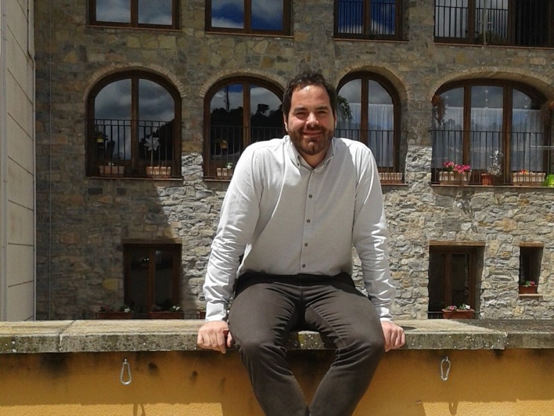 L'alcalde de Sallent, David Saldoni, al terrat de l'ajuntament, en una imatge d'aquesta setmana. MAR VICENTE