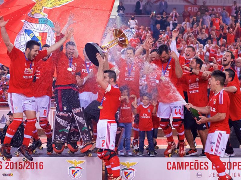 A l'esquerra, l'alegria del Benfica més catalanitzat de la història.
		 A la dreta, el Vilafranca celebra l'accés a la final de la CERS amb els aficionats desplaçats a Barcelos MARZIA CATINI / RAIMON MASCARÓ