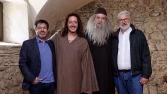 Els actors Roger Casamajor i Jordi Bosch, acompanyats dels directors del projecte, Antoni Tortajada i Joan Gallifa TV3