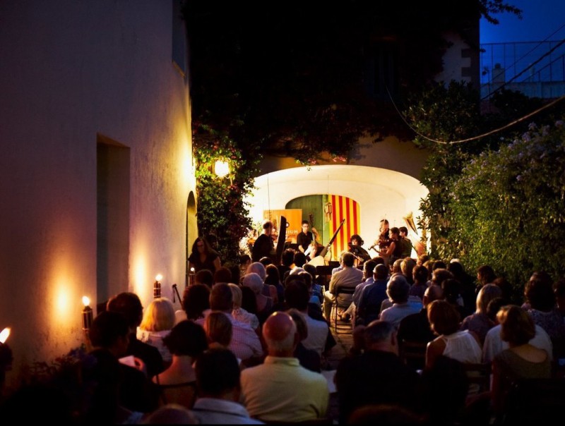 Concert a la fresca de l'edició anterior del cicle de música als badius organitzat per Òmnium Cultural a Badalona. EPA
