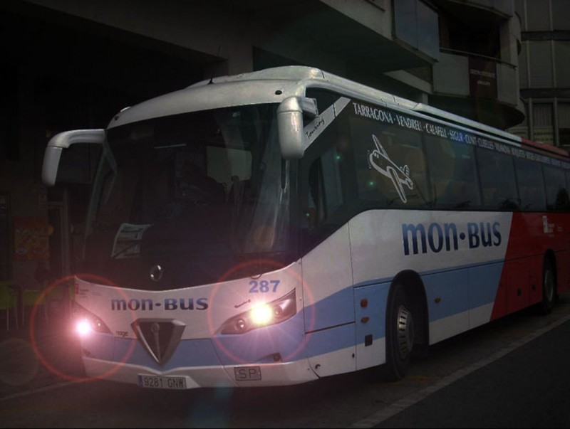 L'autobús nocturn uneix Vilanova i el Vendrell tot l'estiu.