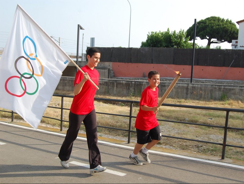 Un dels rellevistes en una edició passada de les Olimpíades Populars EL PUNT AVUI