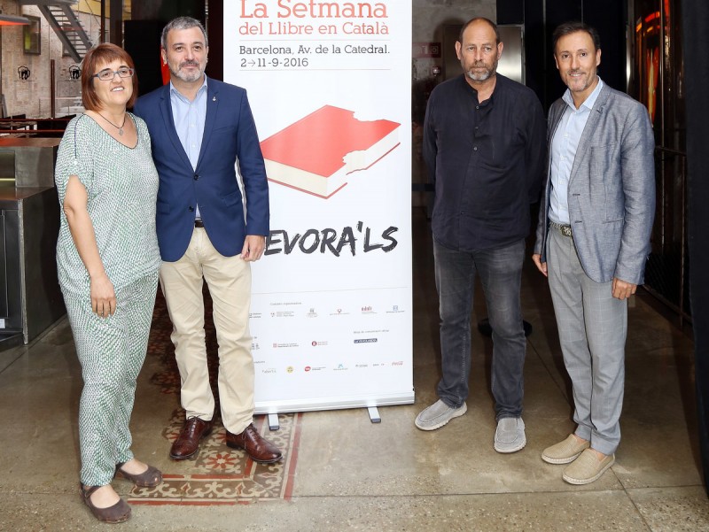 Montse Ayats, Jaume Collboni, Joan Sala i Joaquim Bejarano durant la presentació de la 34a edició de la Setmana del Llibre en Català ANDREU PUIG