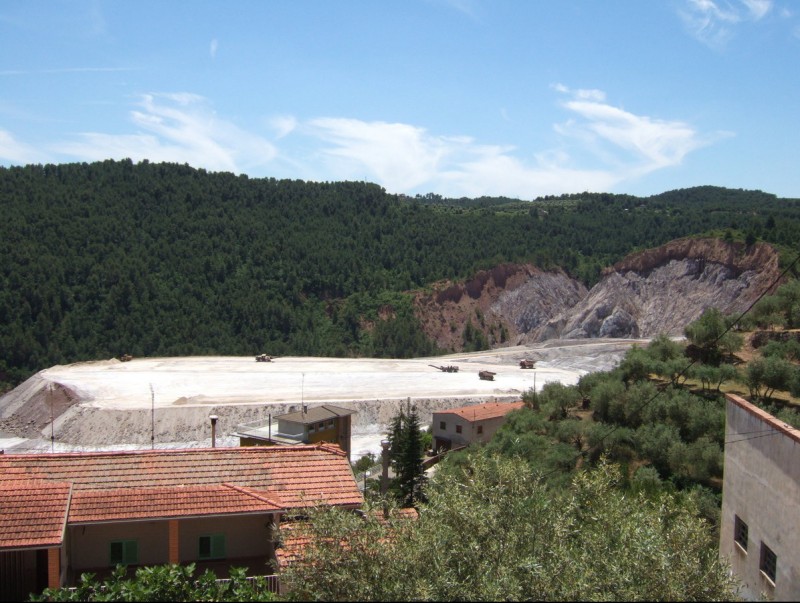 Ercros explota actualment la Terrera Vella de Cardona, on encara quedarien unes 4,5 tones de residus CARMINA OLIVERAS