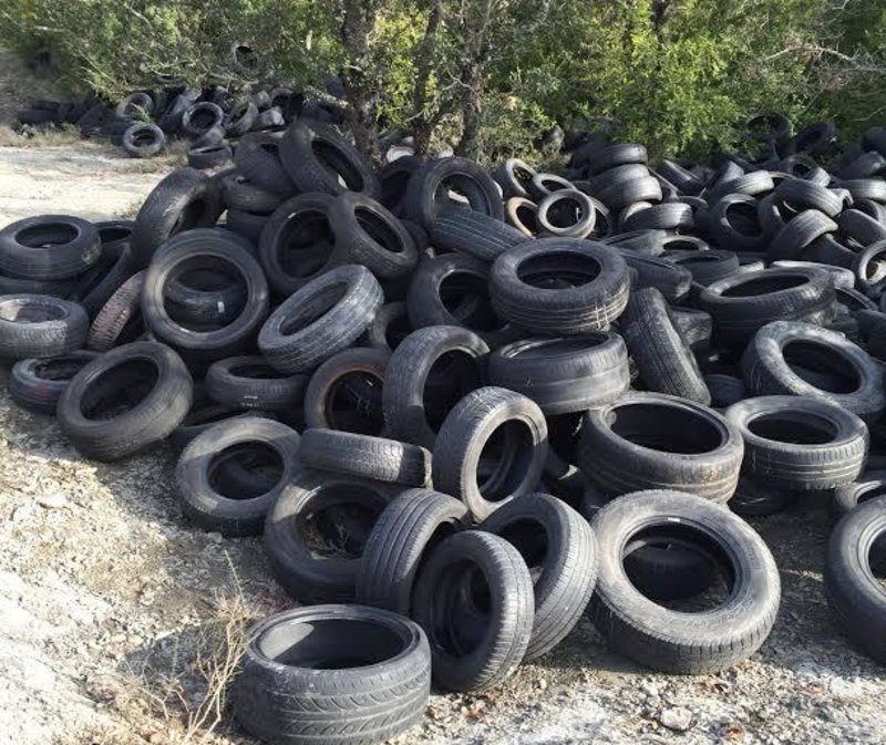 L'origen dels abocaments de pneumàtics a Osona, identificat | G. Freixa |  vic | Medi ambient | El Punt Avui