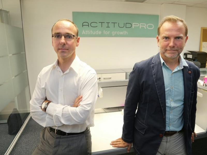 Josep i Fede Martrat, els dos socis fundadors d'ActitudPro a la seu de Barcelona.  ANDREU PUIG