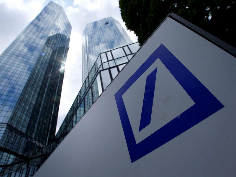 La crisi en algunes entitats com el Deutsche Bank allunya l'estabilitat al sector financer.  REUTERS