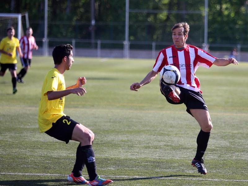 Un partit de futbol del Sporting Vidrerenca. QUIM PUIG