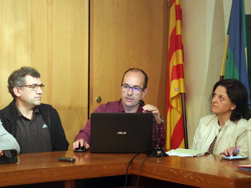 L'equip de govern ha aprovat les ordenances. A la imatge, el regidor d'Hisenda, David Bohigas (al centre) QUIM PUIG