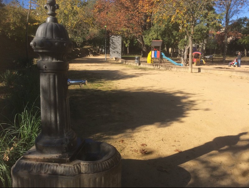 La font de la plaça Santa Magdalena s'ha traslladat al parc de la Font del Canyo. N. FORNS