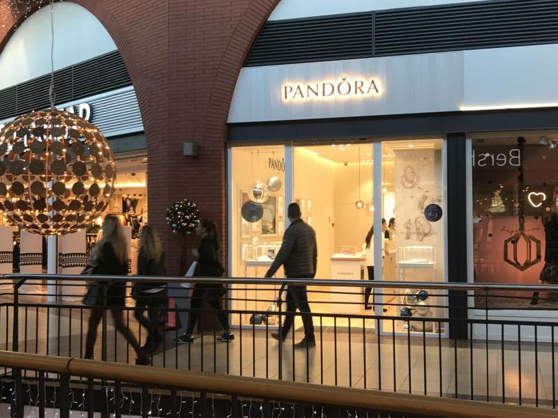 Pandora obre a l'Espai Gironès la seva primera 'boutique' de Girona | Imma  Bosch | SALT | Economia | El Punt Avui