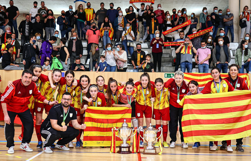 Doblet de títols per les seleccions catalanes infantil femenina i masculina | A.C | SALOU | Futbol sala | L'Esportiu Catalunya