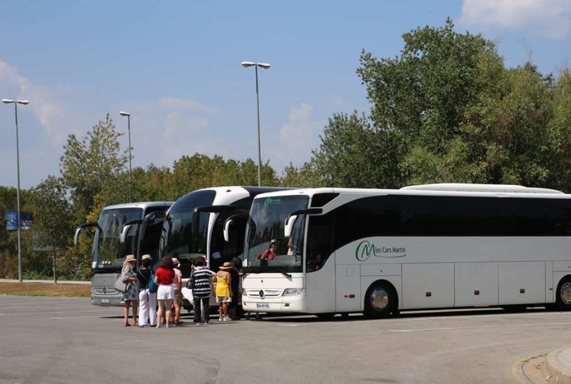 L'Ajuntament de Girona anul·la el punt de parada d'autobusos turístics al  barri de Pedret | ACN | girona | Serveis | El Punt Avui