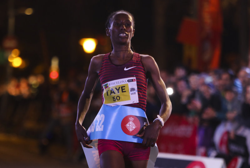 Ejgayehu Taye, a un sospir del rècord de 5 km en la Cursa dels Nassos |  Xavier Agustí | barcelona | Atletisme | L'Esportiu de Catalunya