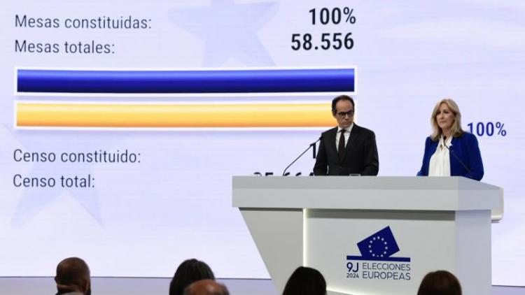 Francesc Vallès i Susana Crisóstomo, anunciant les dades del procés electoral